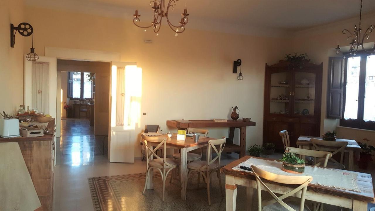 Amaranto99 Acomodação com café da manhã LʼAquila Exterior foto