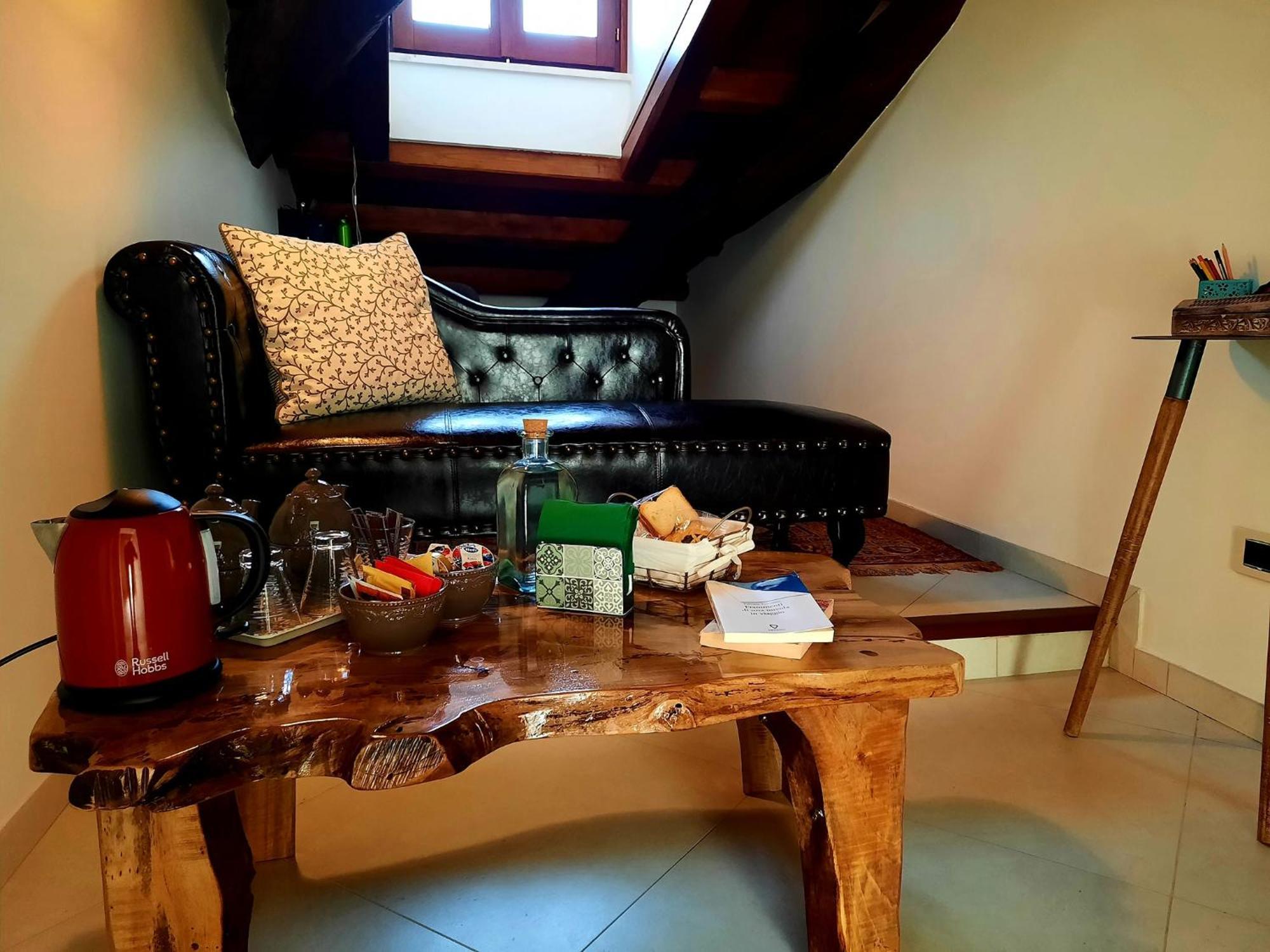 Amaranto99 Acomodação com café da manhã LʼAquila Exterior foto
